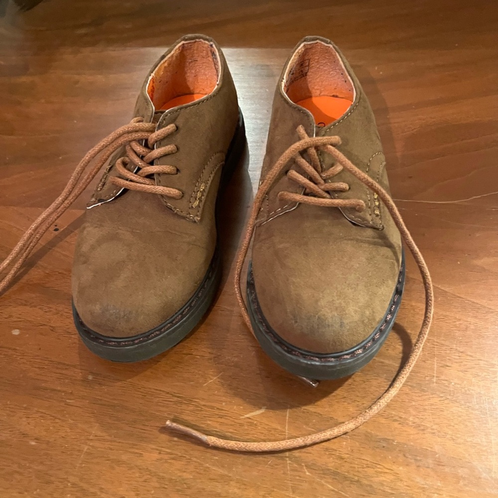 Kid’s Brown Lace-Up Shoes